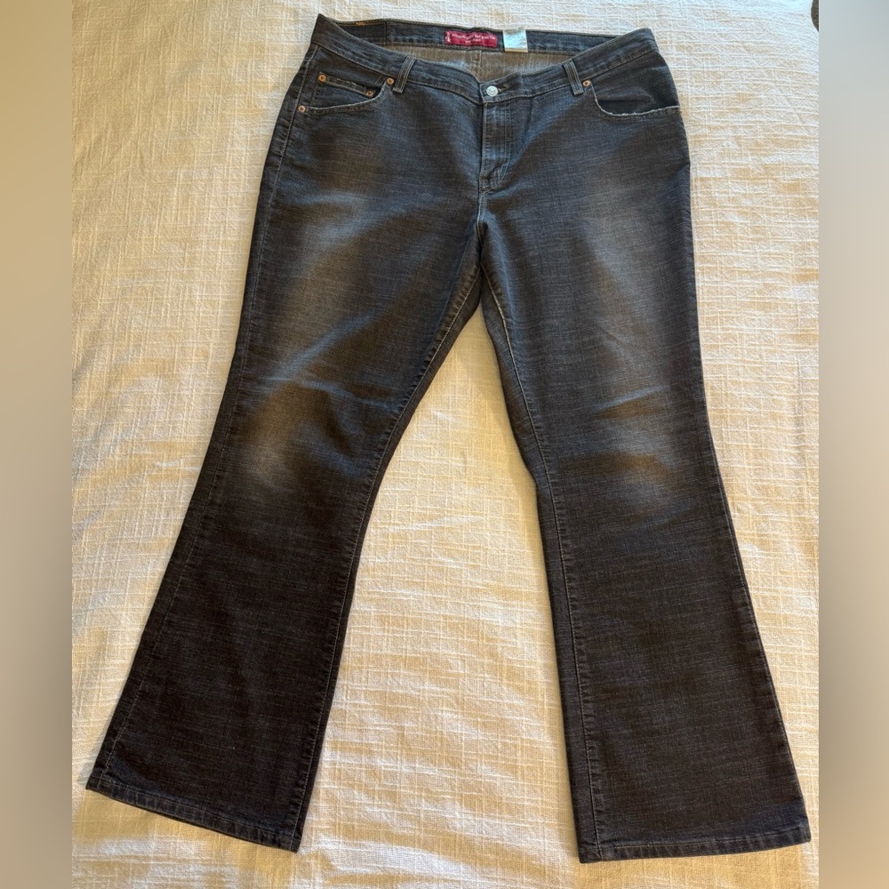 Women’s Levi’s 515 Nouveau Boot Cut Stretch Jeans Size 16M Faded Black Y2K fit